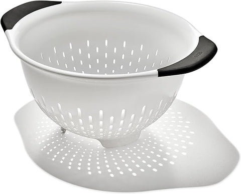 OXO GOOD GRIPS PLASTIC COLANDER