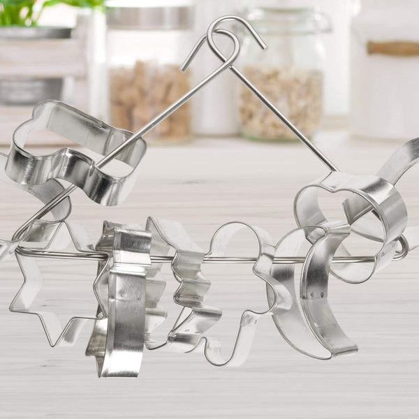 FACKELMANN ZENKER 9 COOKIE CUTTERS, TINPLATE - WIRE-HANG