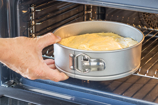 KITCHENCRAFT N/S SPRINGFORM CAKE PAN ROUND 20X6CM