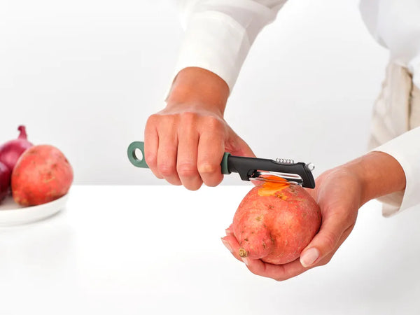 TASTY+SWIVEL FOOD PEELER-ZESTER GREEN